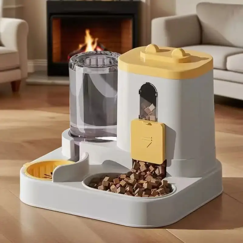 Interactive Pet Food Dispenser Toy – Smart Puzzle Feeder for Dogs & Cats